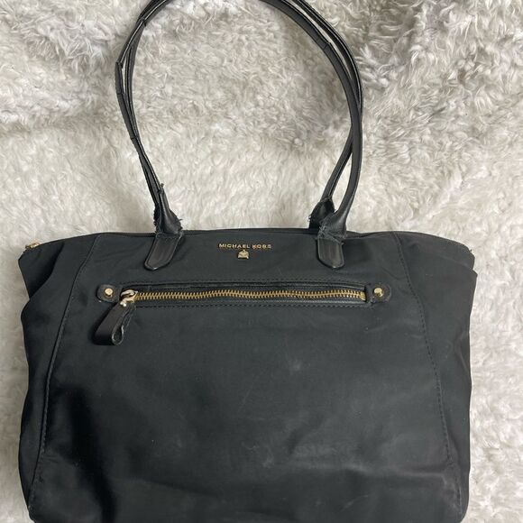 Michael Black Nylon Medium shoulder bag with gold tone hardwares. - Picture 4 of 15